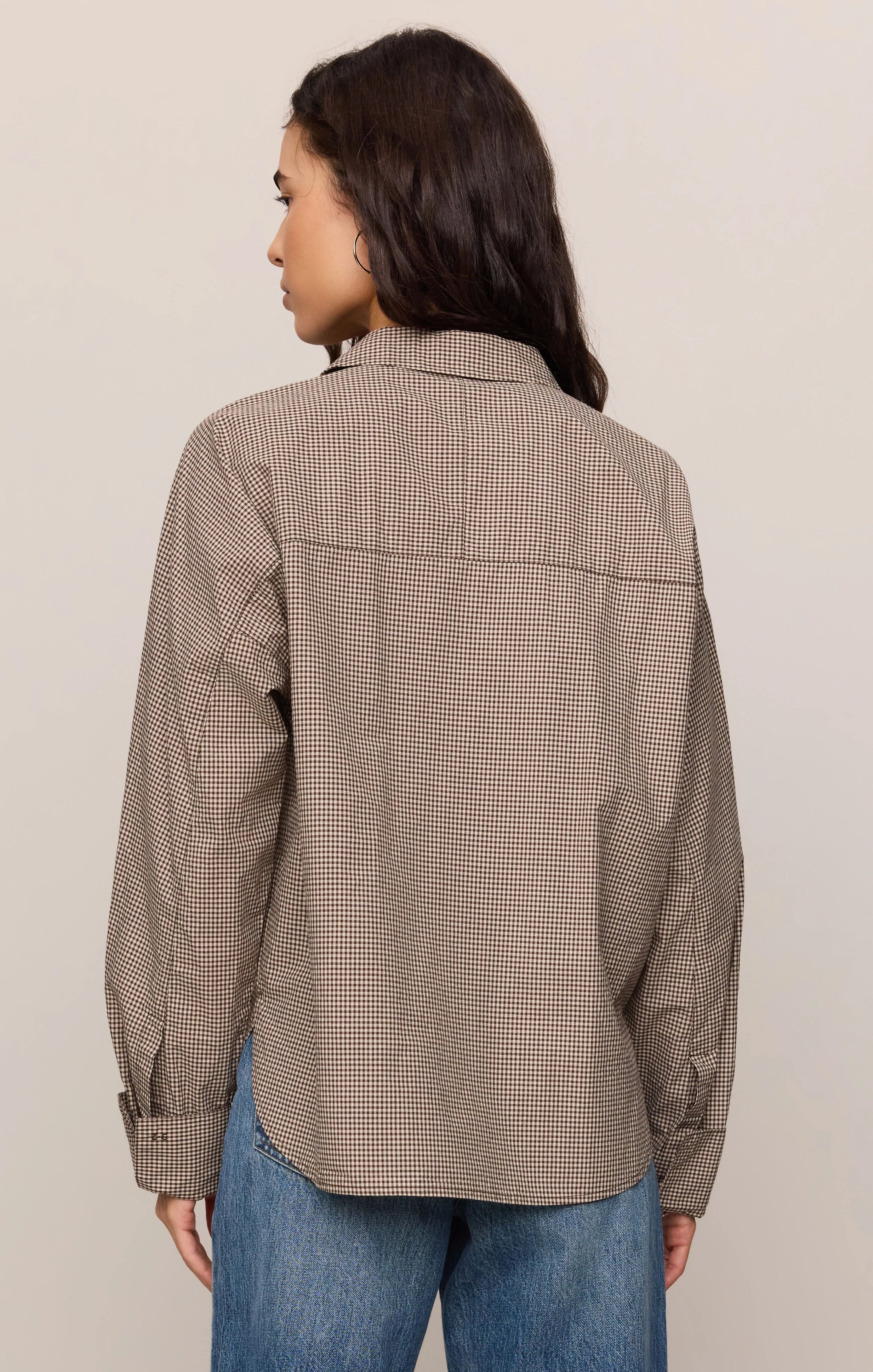 ON DUTY GINGHAM BUTTON UP SHIRT
