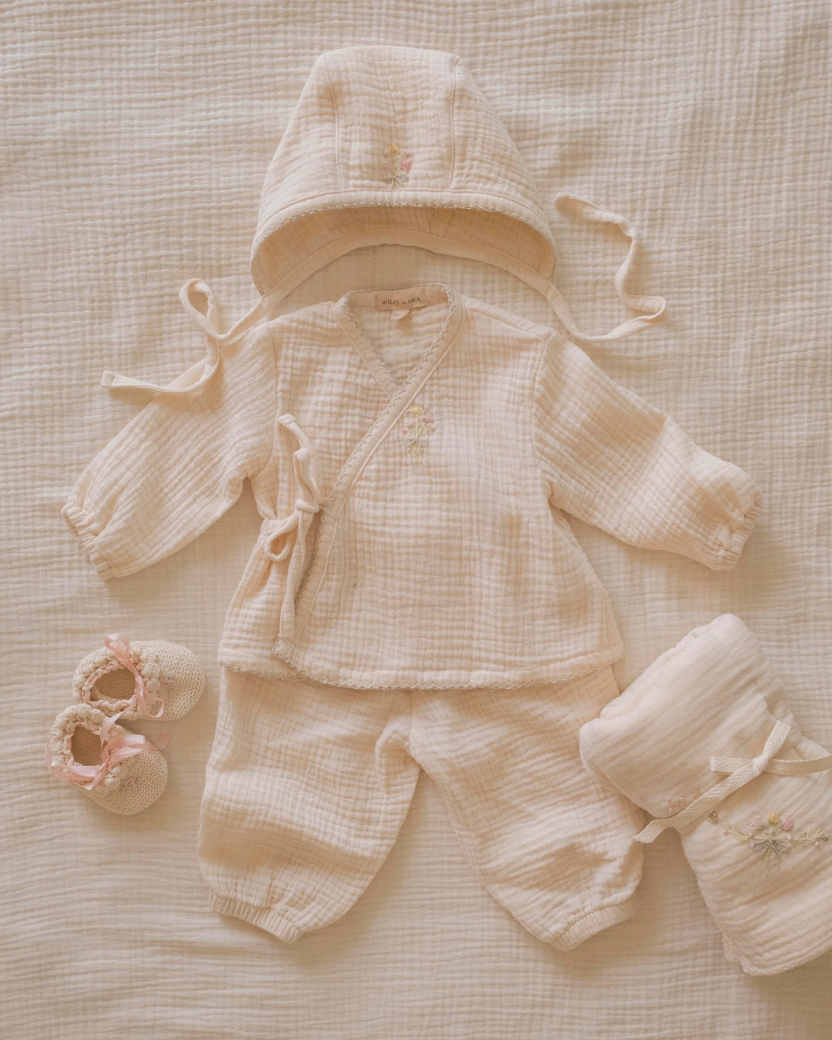 Gauze Bundle Set in Embroidered Bouquet