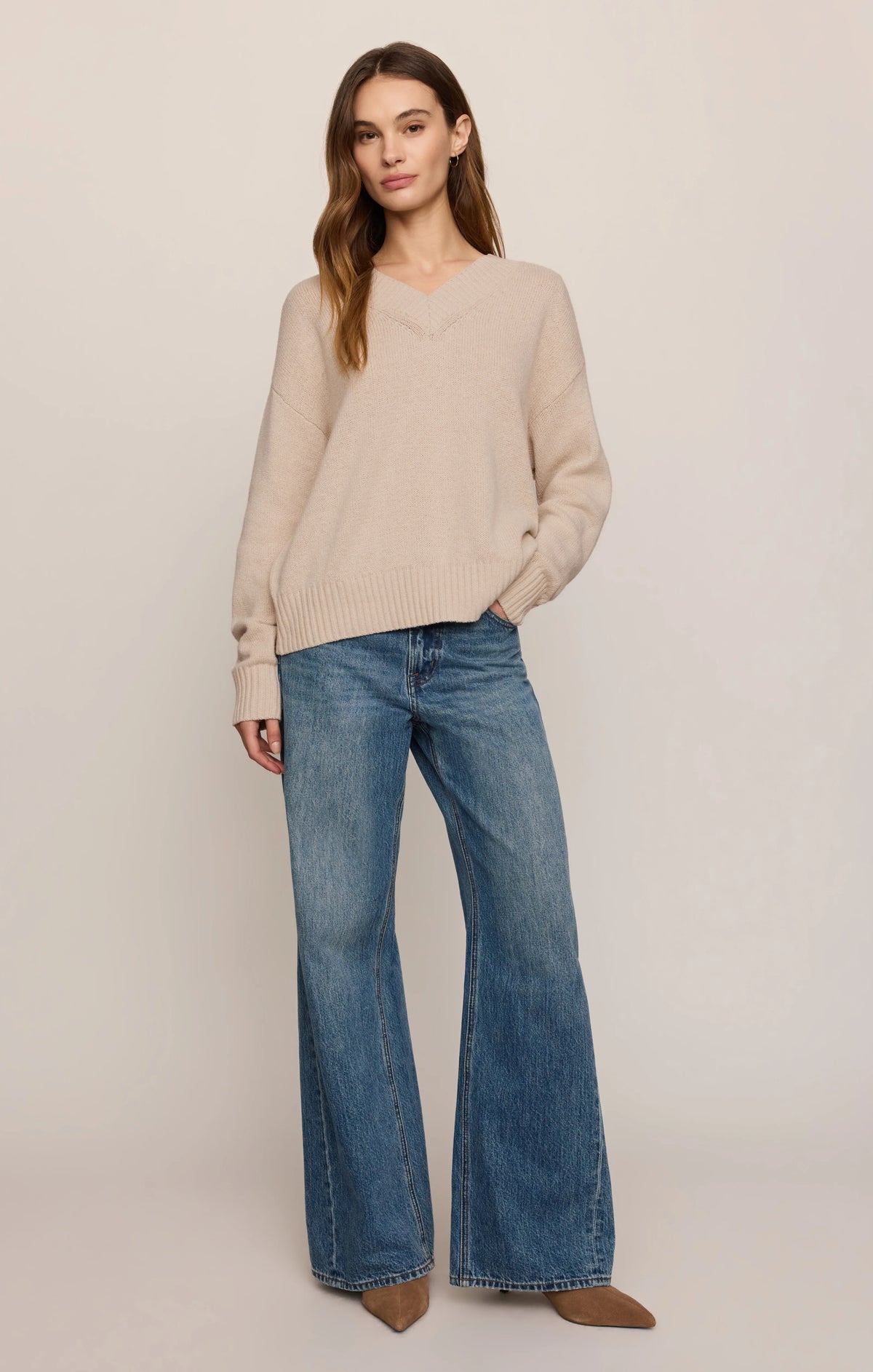 CLOUD SPUN V-NECK SWEATER