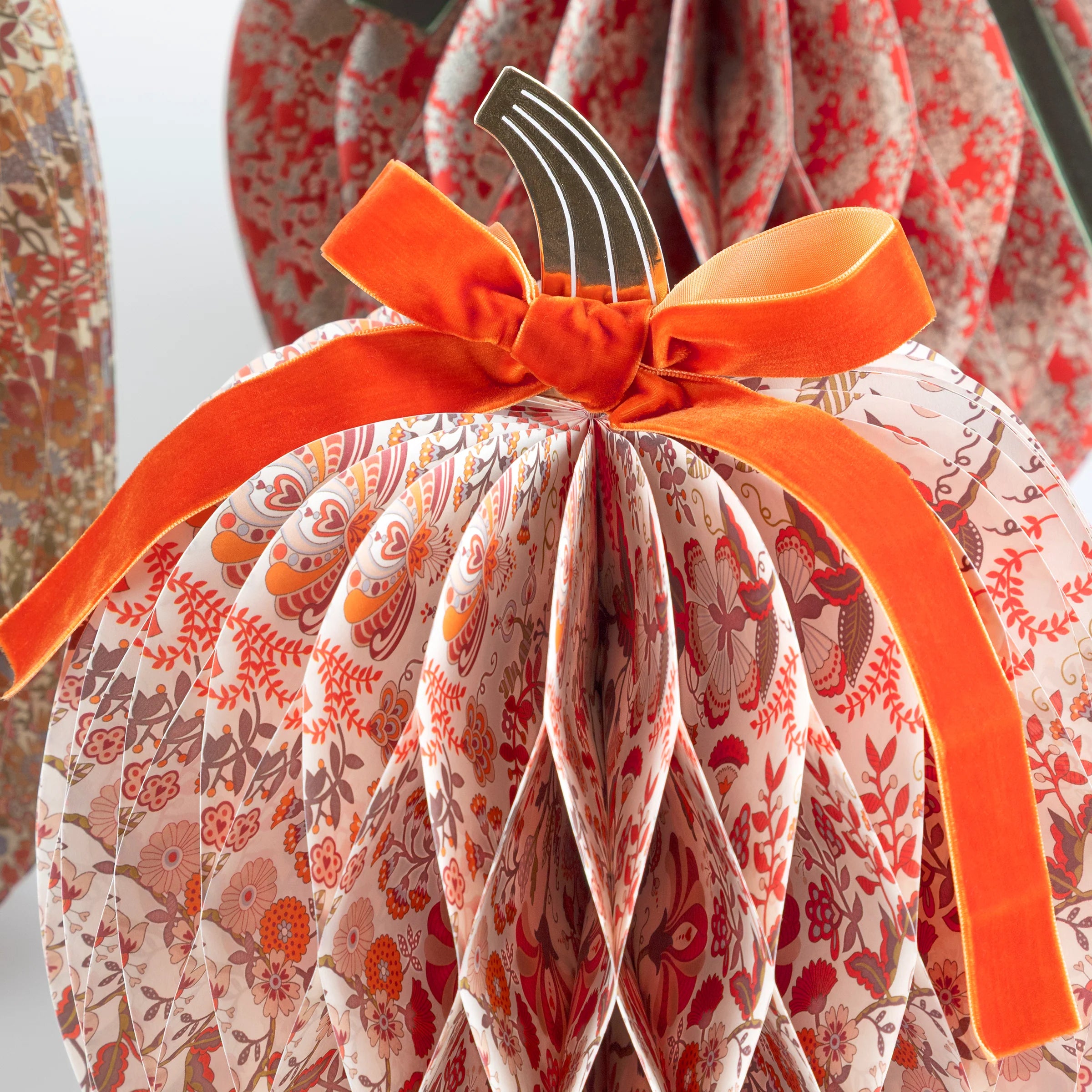 Liberty Paper Honeycomb Pumpkin